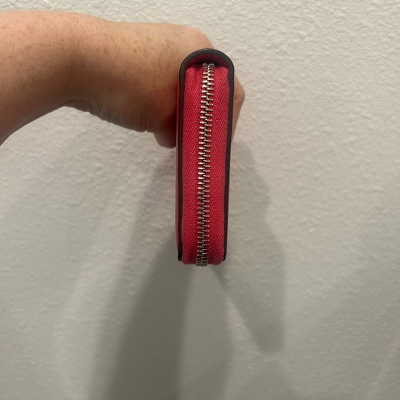 NWOT Gucci X Sega Collaboration Zippy Wallet Full Set - Picture 7 of 9